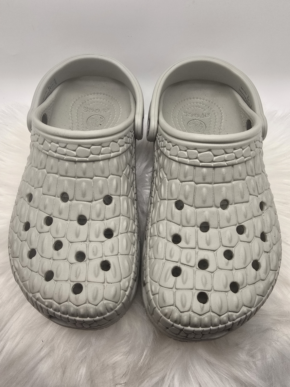 CROCS Kids Classic Clog in Light Gray Croc-Texture